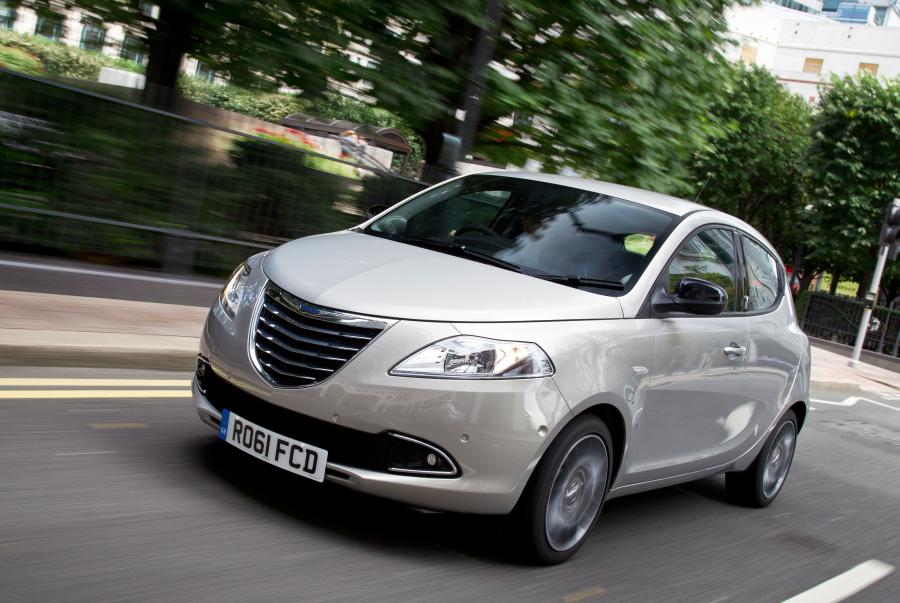  Chrysler Ypsilon 2011 года  (фото 47 из 50)